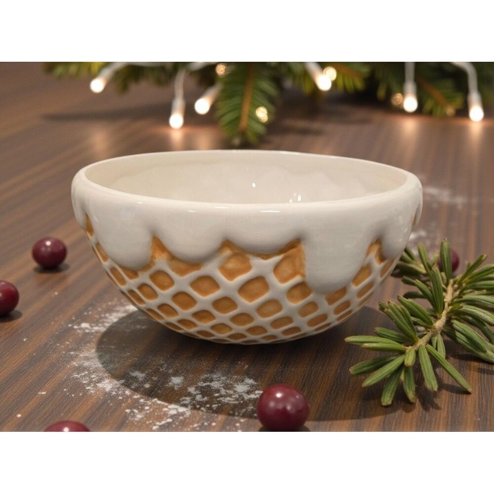 New Brown Christmas Holiday Waffle Cone W/ Ice Cream Serving Kitchen Salad Bowl